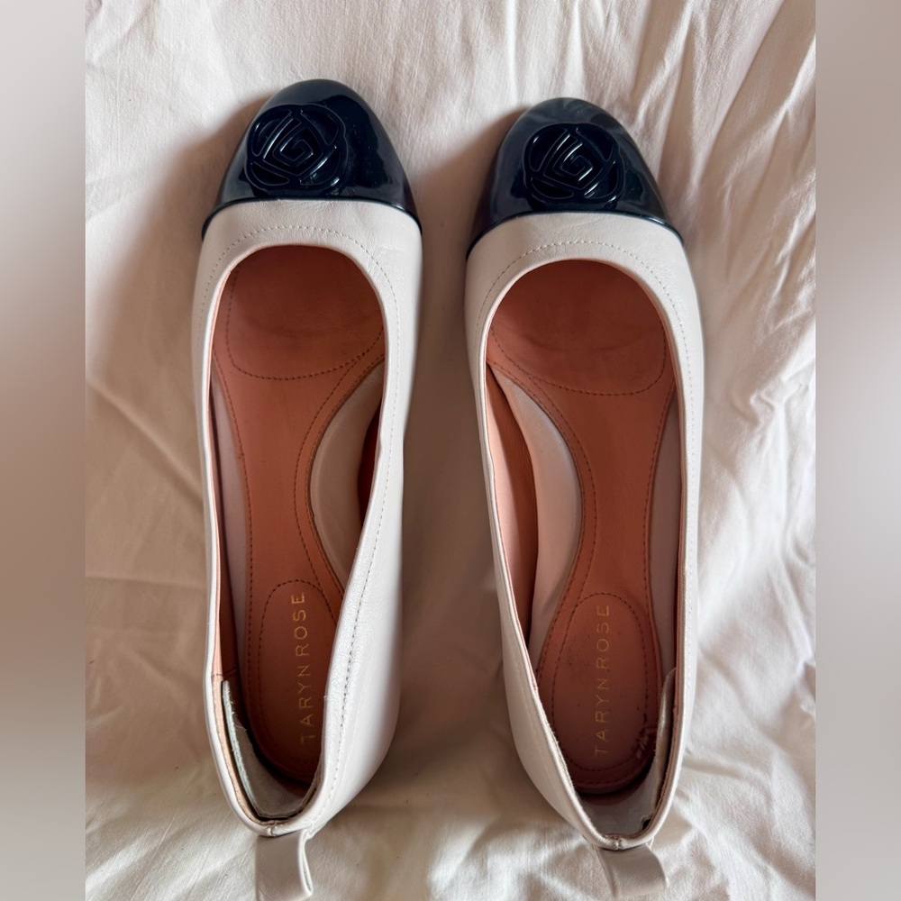 Taryn Rose Women's Penelope Ballet Flat size 6